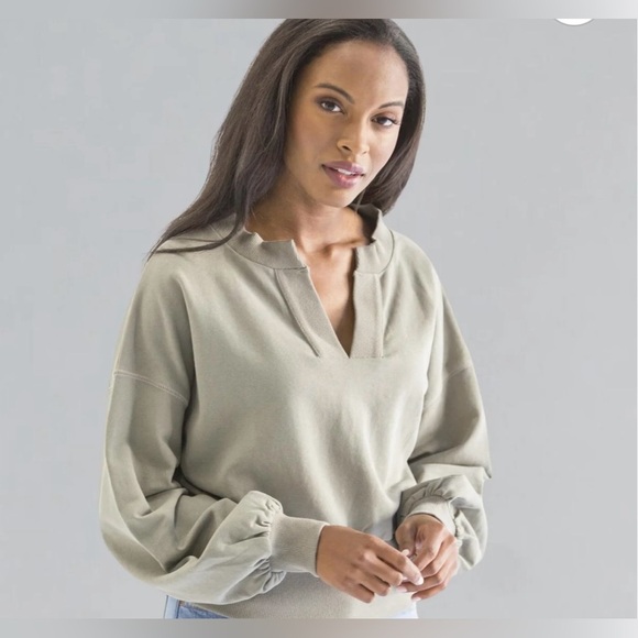 Kimes Ranch Dewey V Neck Top - Picture 3 of 14